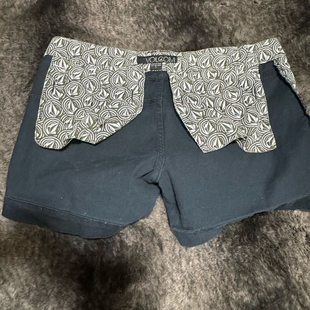 Volcom Women Junior Size 3 Black Stretch Cotton Blend Chino Shorts - Picture 8 of 15